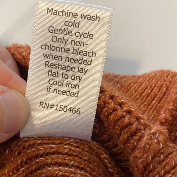 Market & Spruce Women's Rust Sweater with Button Detail - Picture 7 of 8